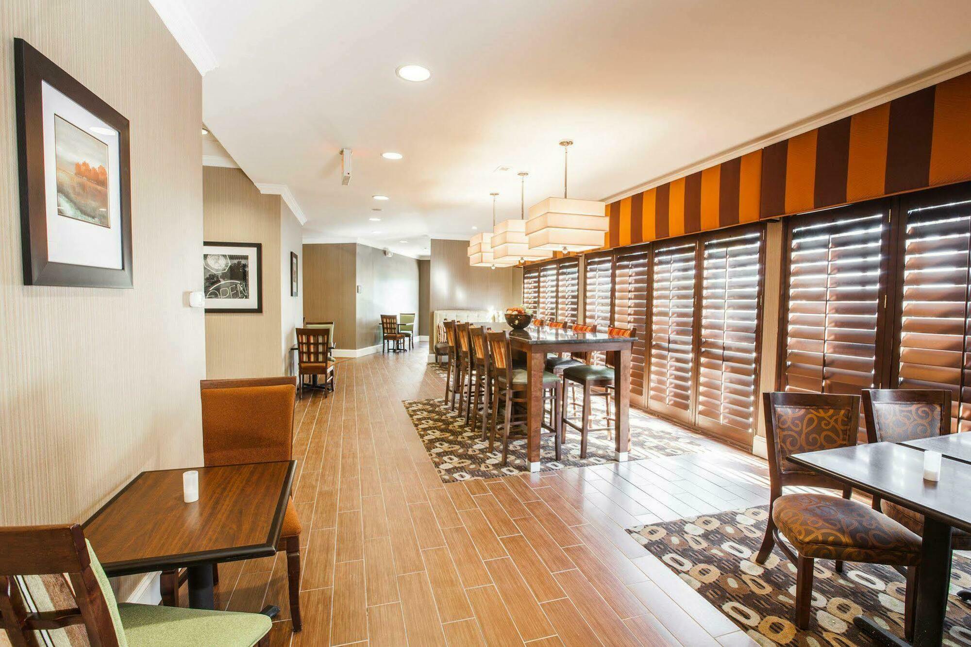 Hampton Inn Charleston North Север Чарлстон Экстерьер фото