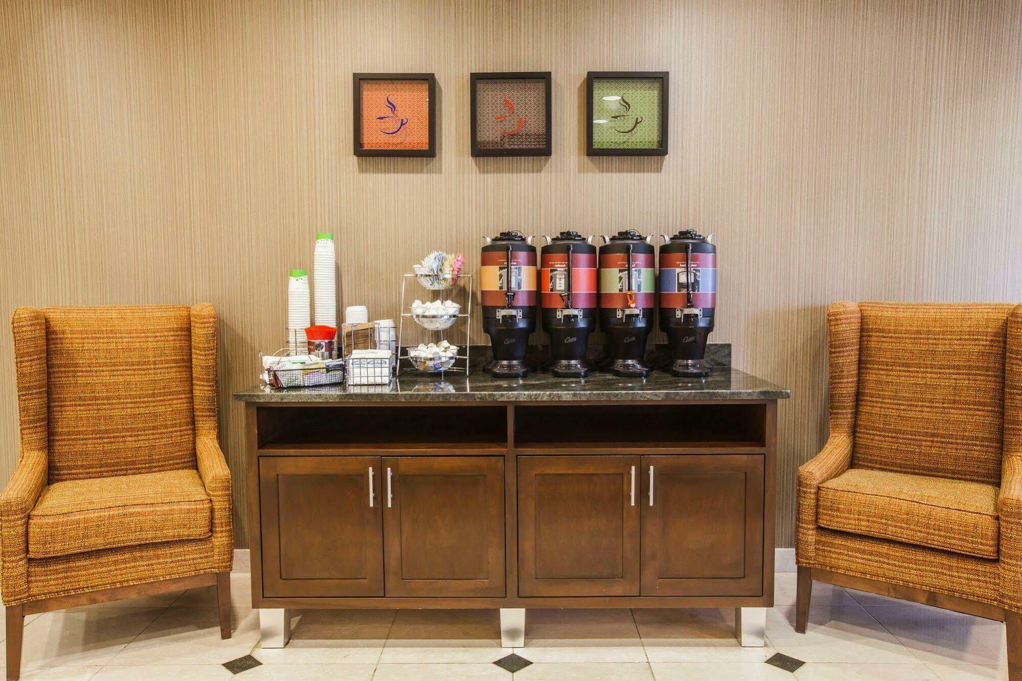 Hampton Inn Charleston North Север Чарлстон Экстерьер фото
